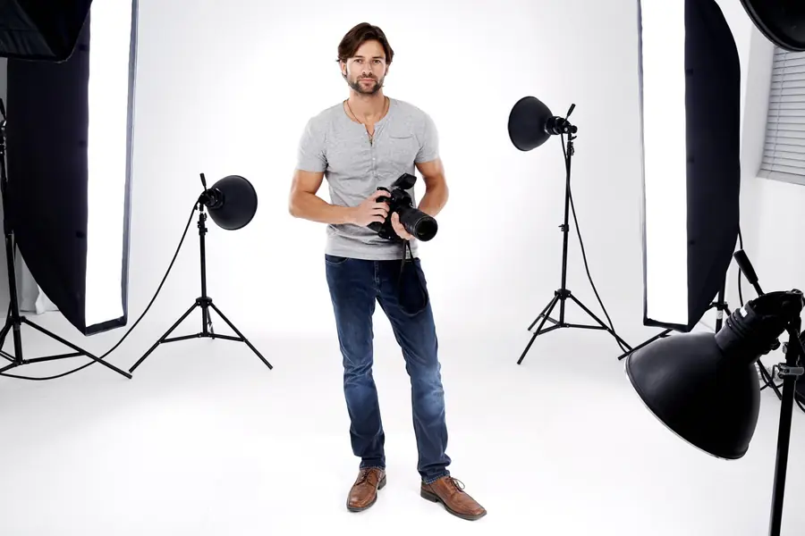 Foto ilustrativa: fotógrafo e estúdio de fotografia