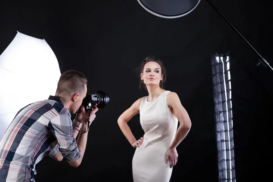 Foto ilustrativa: fotógrafo e estúdio de fotografia